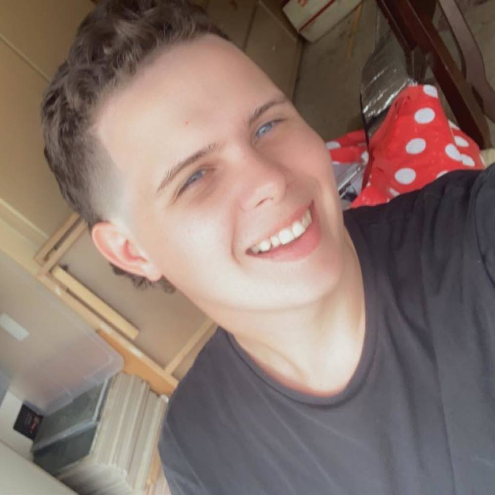 Meet your Posher, Davin